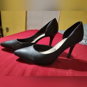 Brash black pointed toe heels